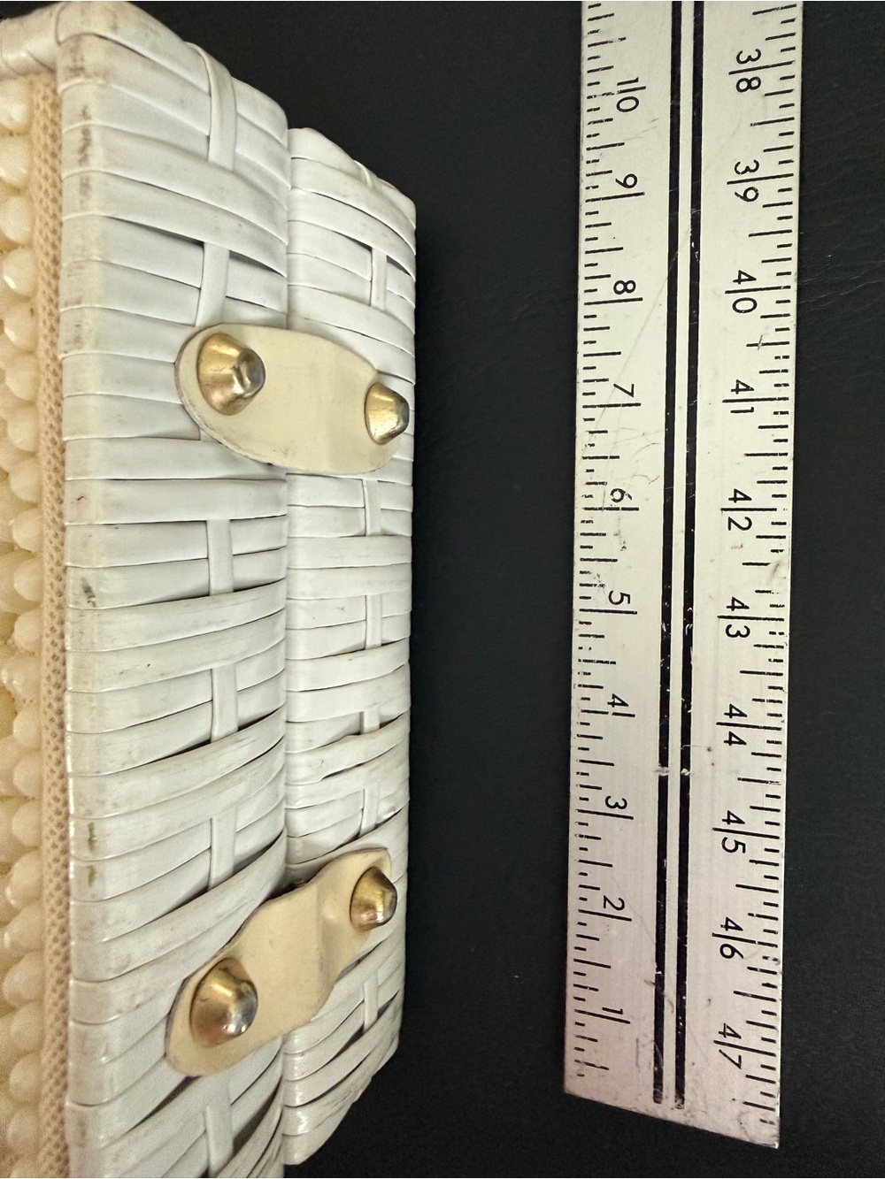 Vintage Ivory hobnail beaded purse with faux mother of pearl handles and clasp - Picture 15 of 16